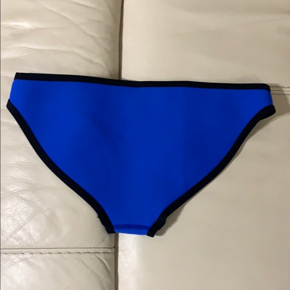 Triangle Swimwear - Picture 4 of 4